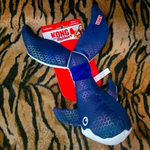 Kong Shakers Whale Sz Med